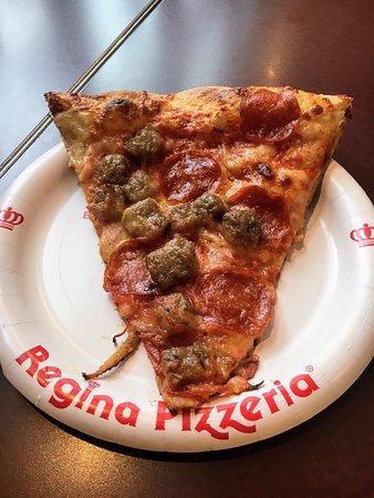 Regina Pizzeria